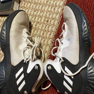 Adidas Round toe shoe